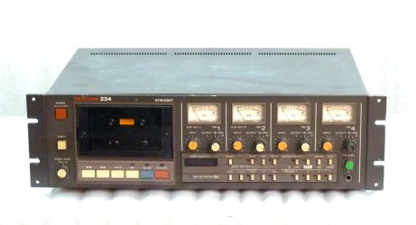 Купить Магнитофон (кассетная дека) TASCAM 234