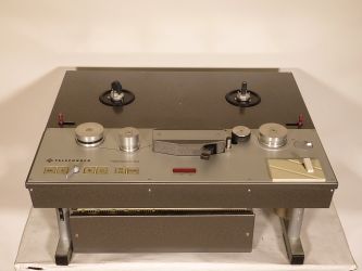 Купить Катушечный магнитофон TELEFUNKEN magnetophon 15A